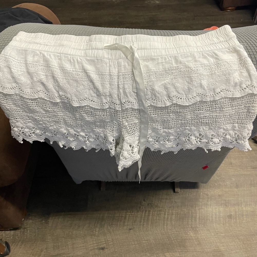 White lace shorts
